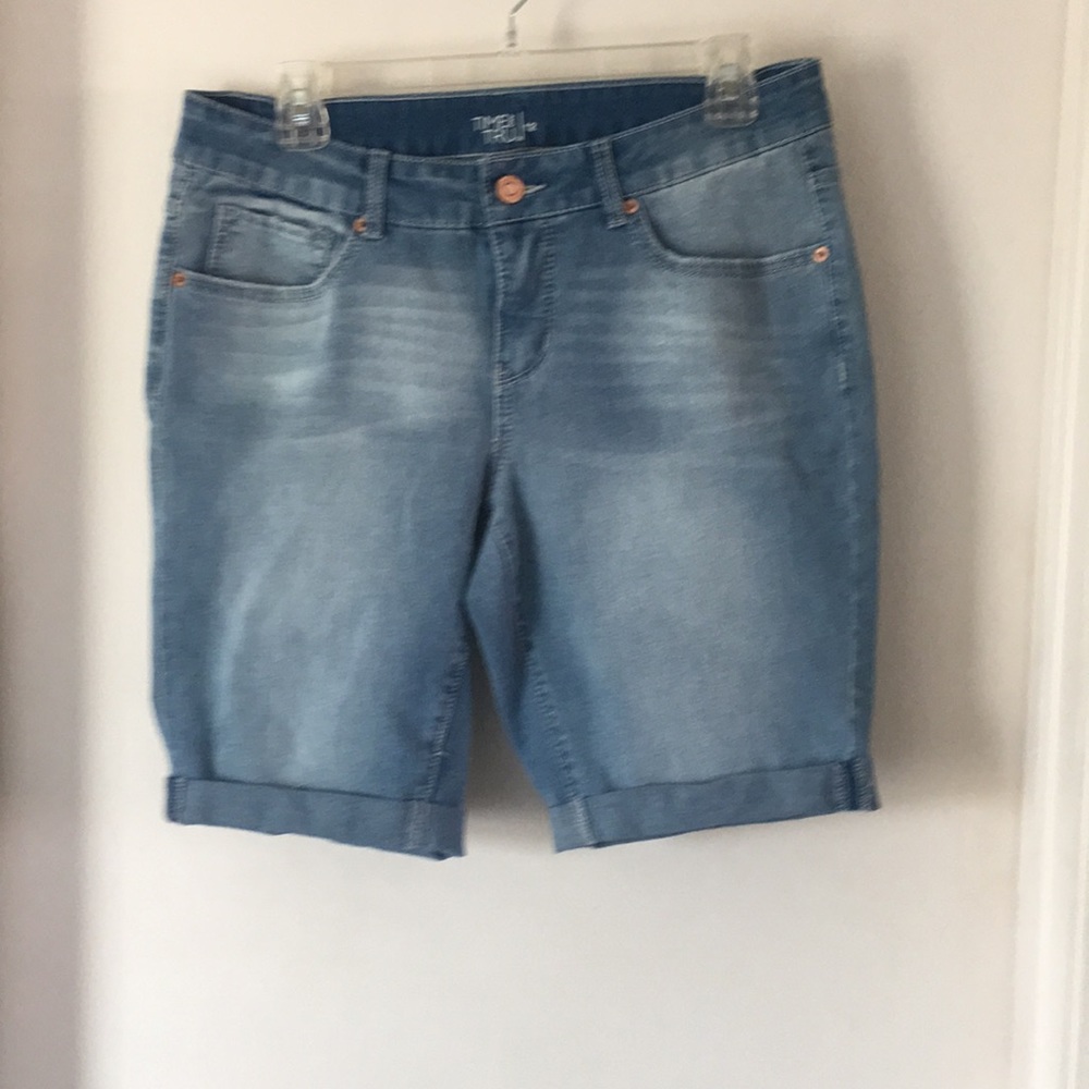 Time and Tru lightwash denim bermuda shorts sz 12